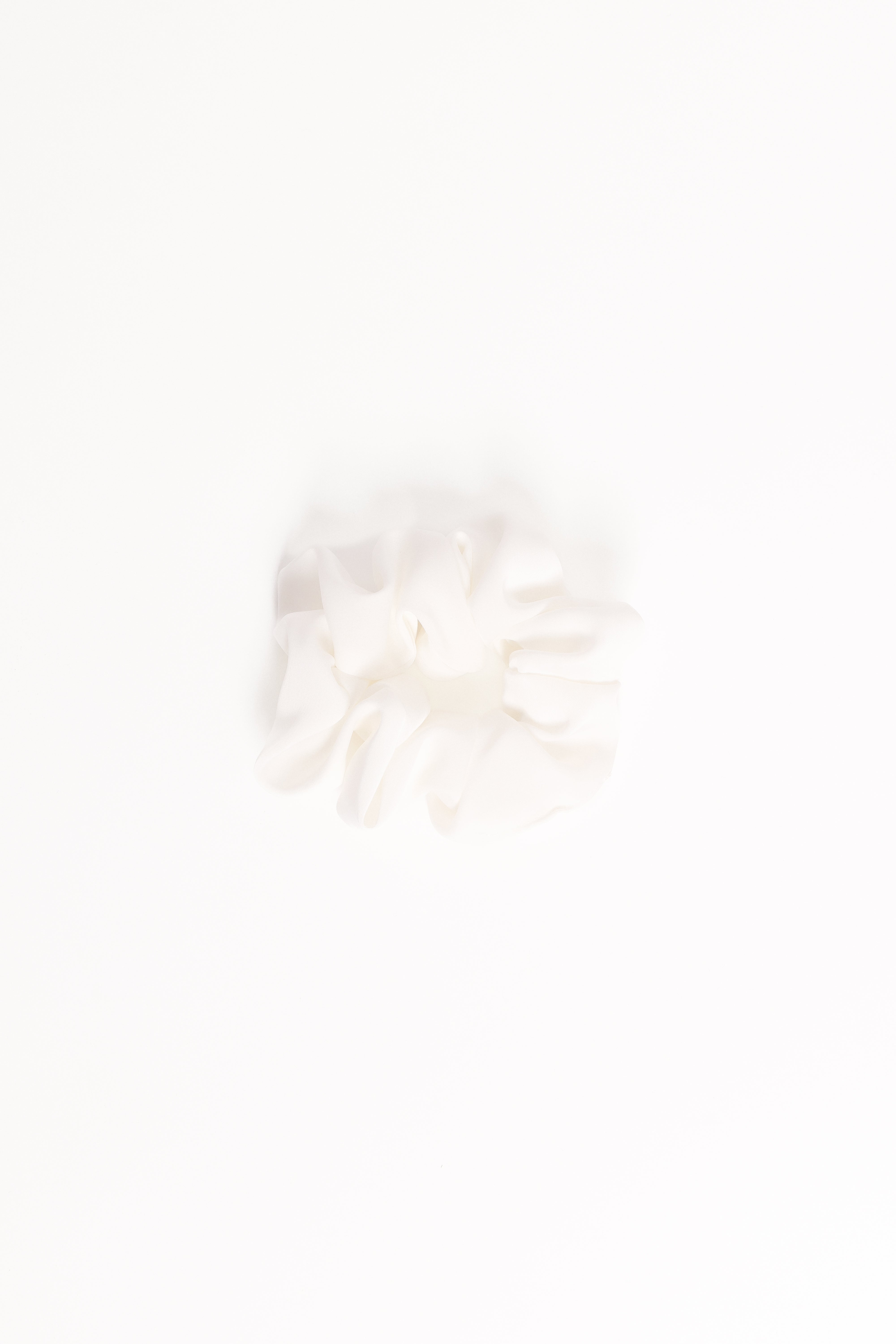 Theodora Scrunchie - White