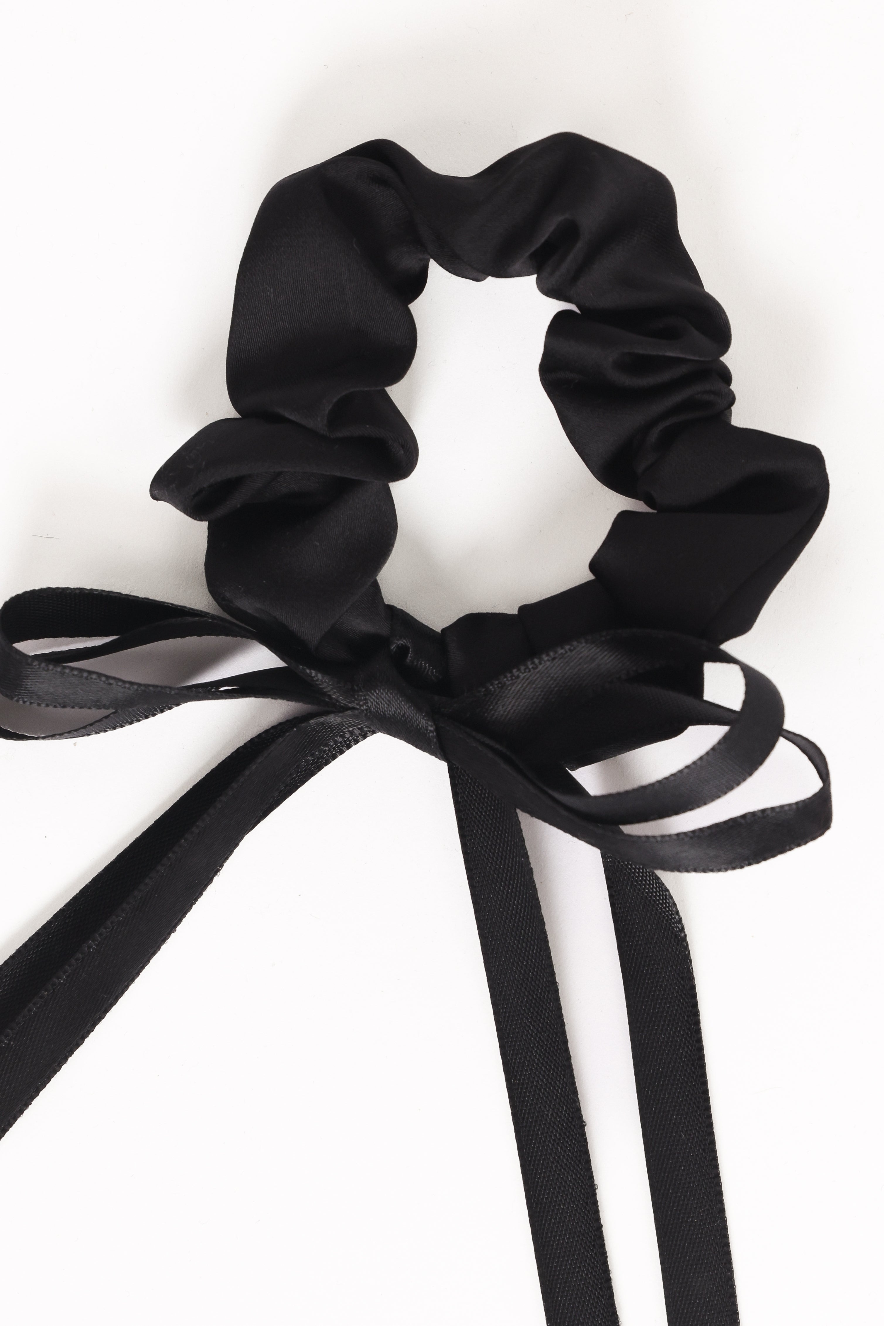 Rosemarie Bow Scrunchie - Black