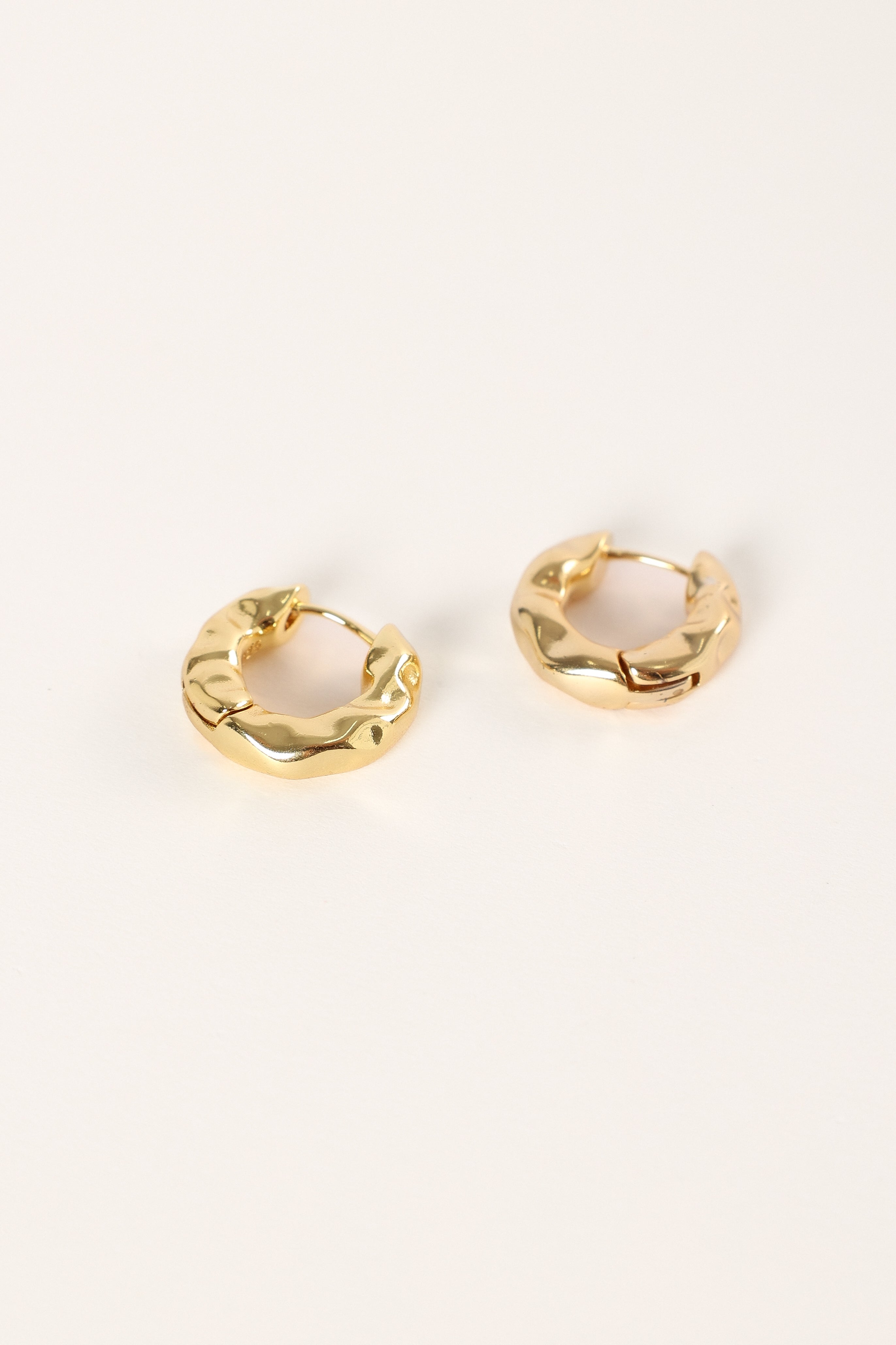 Simone Textured Hoop Earrings - Gold