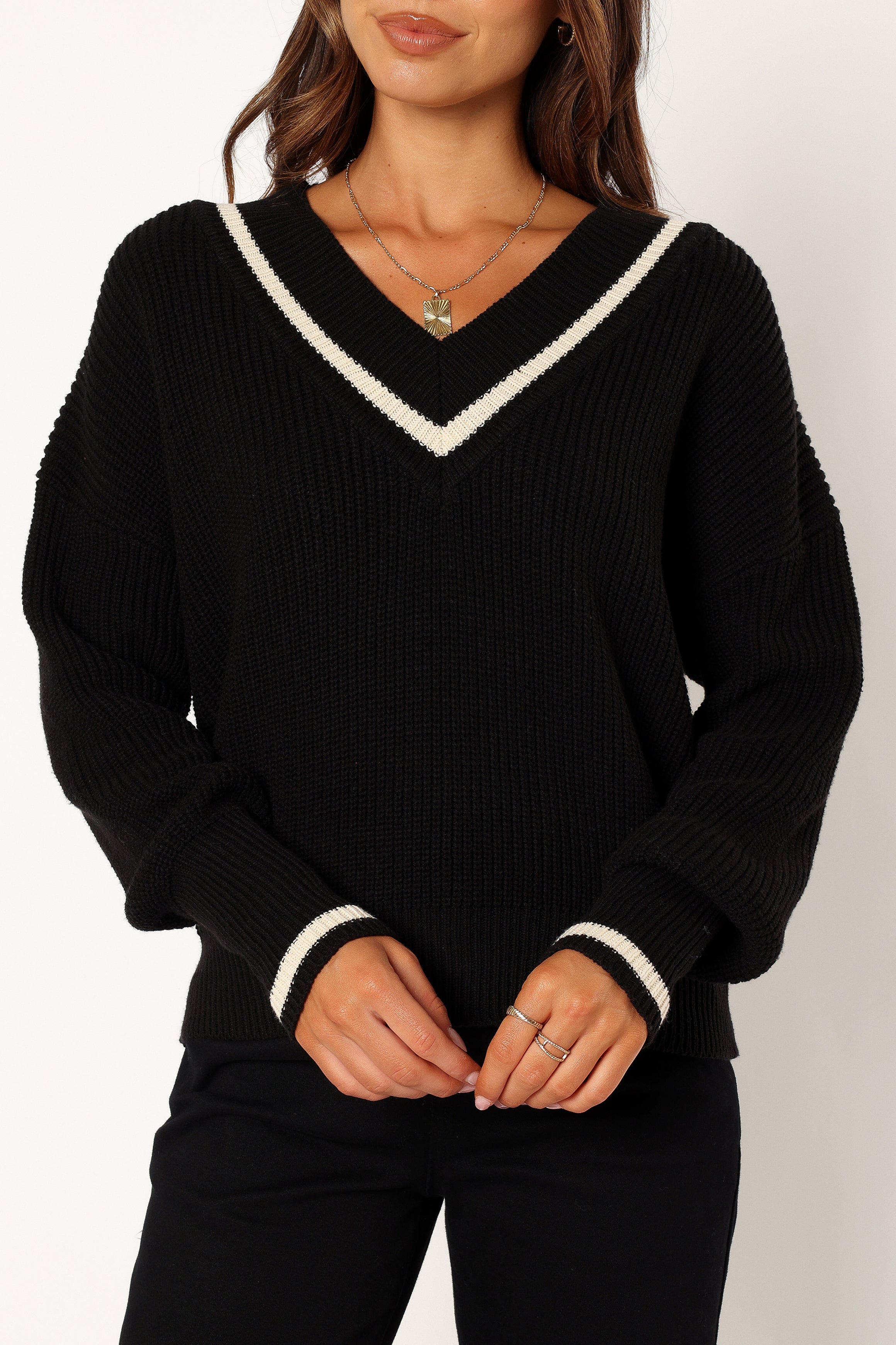 Dominique Contrast Vneck Knit Sweater - Black/Cream